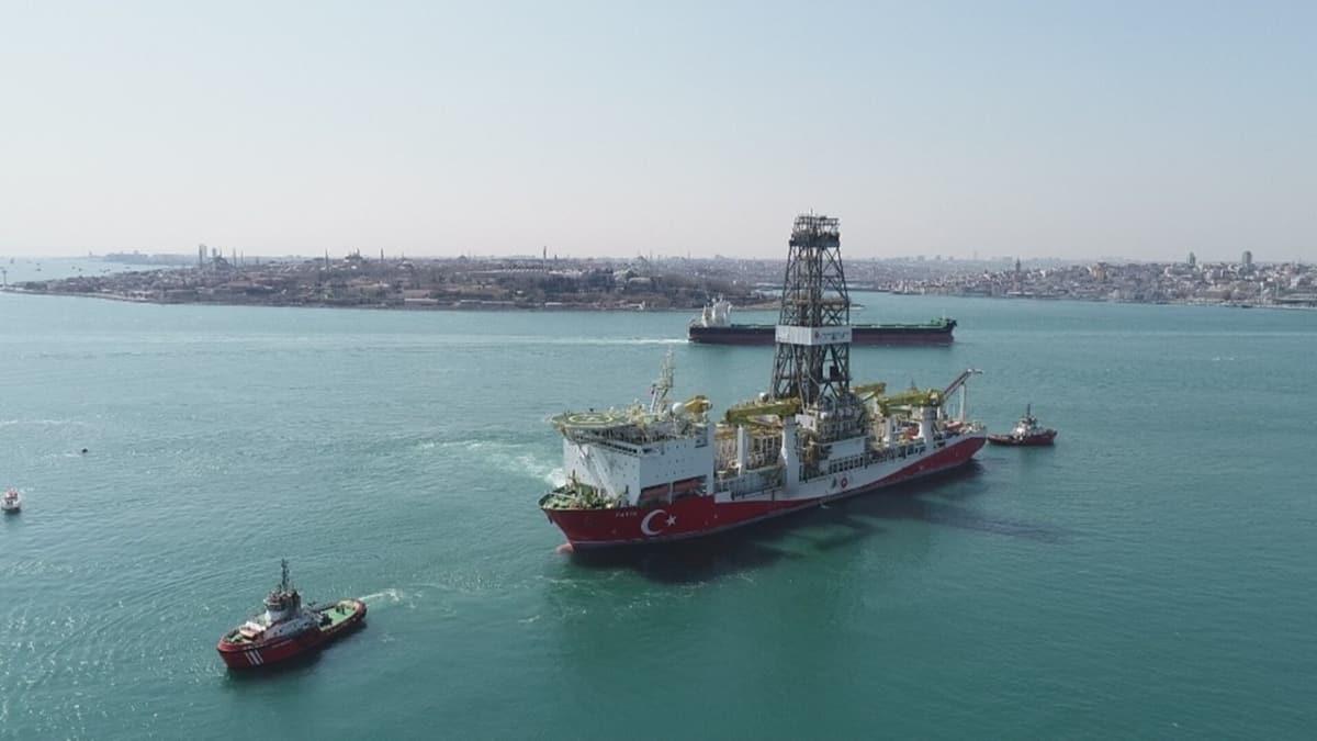 Haydarpaa Liman'na yanaan Fatih sondaj gemisi havadan grntlendi