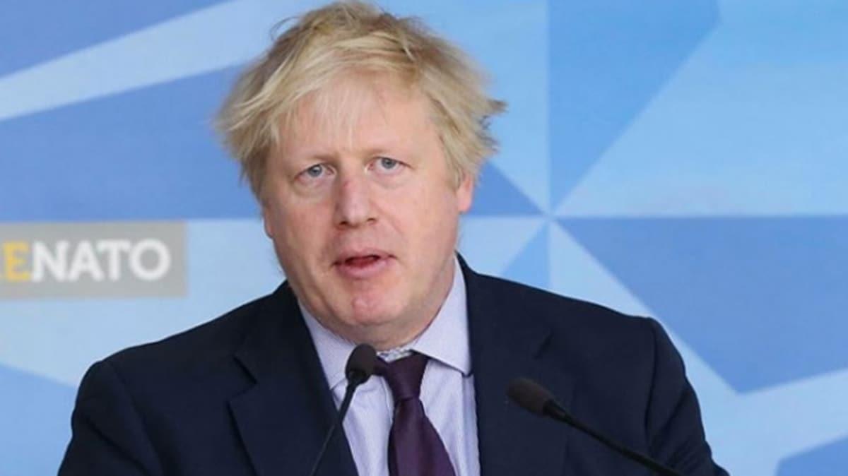 ngiltere Babakan Boris Johnson'dan salk alanlarna teekkr: Onlara hayatm borluyum