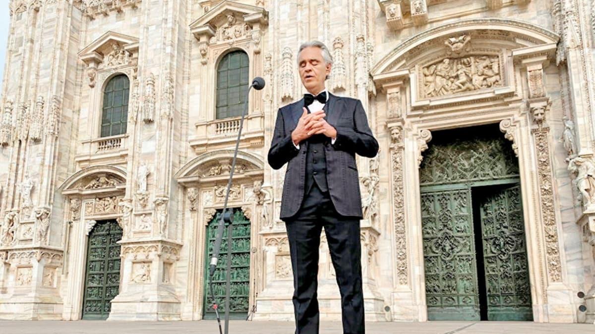 Ünlü İtalyan tenor Andrea Bocelli'nin umut konseri milyonları ağlattı