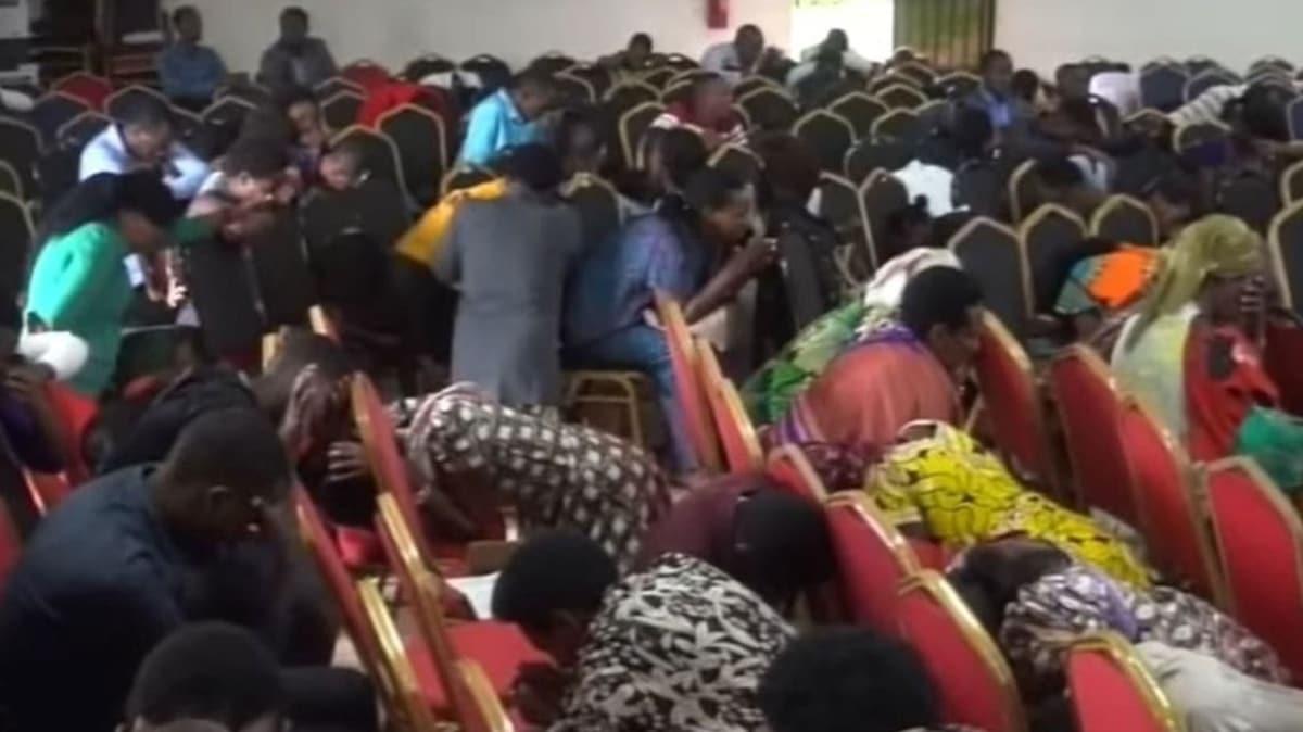 Ruanda'da yasaa ramen dnyann sonunun geldiini dnerek toplu dua edenlere gzalt