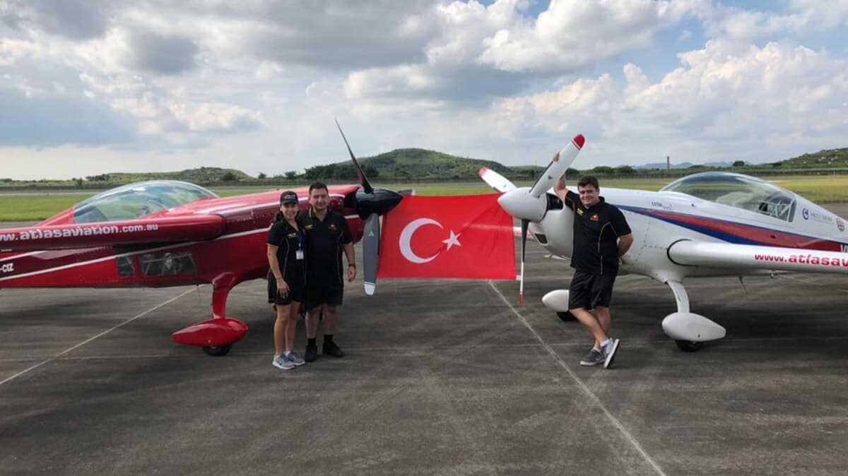 Trk pilottan Anzak Gn'nde Avustralya ve Trk askerlerine sayg uuu