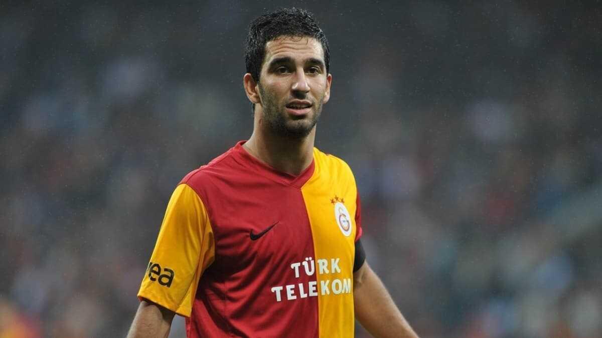 Galatasaray%E2%80%99da+fla%C5%9F+geli%C5%9Fme%21;+Kaptan+Arda+Turan...