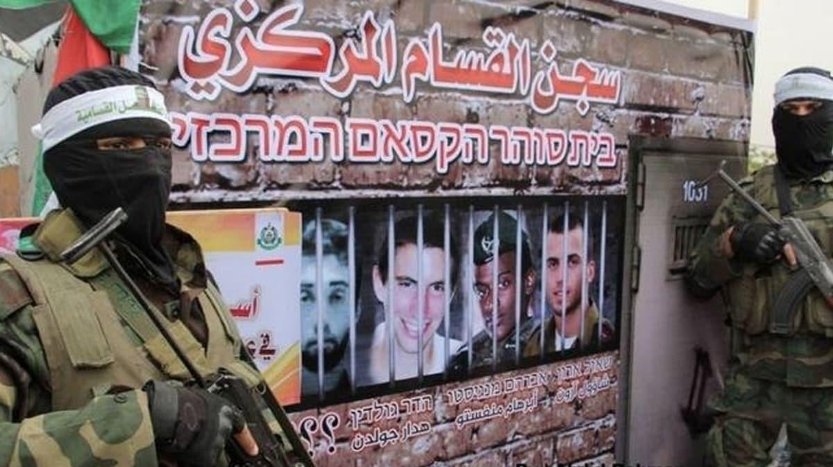 Filistinli sivillere karlk srail'in askerleri... Koronavirs Hamas ile srail arasnda yeni bir takas douracak m"