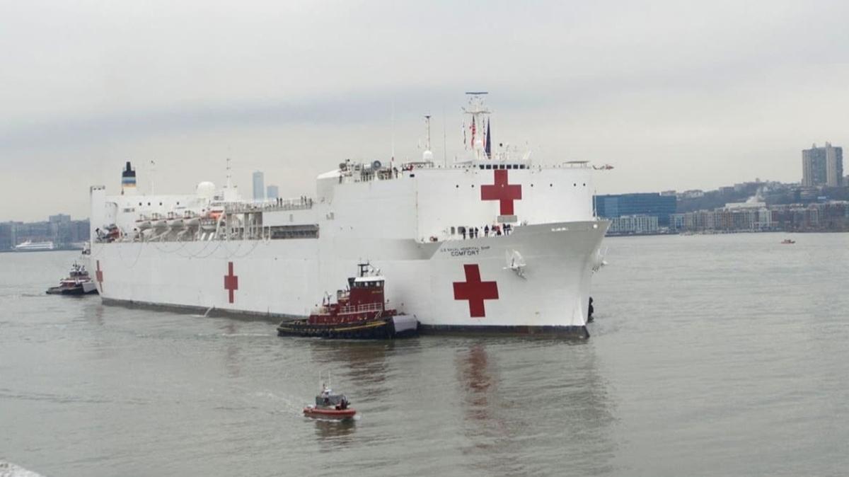 ABD donanmasna ait hastane gemisi New York'tan ayrld
