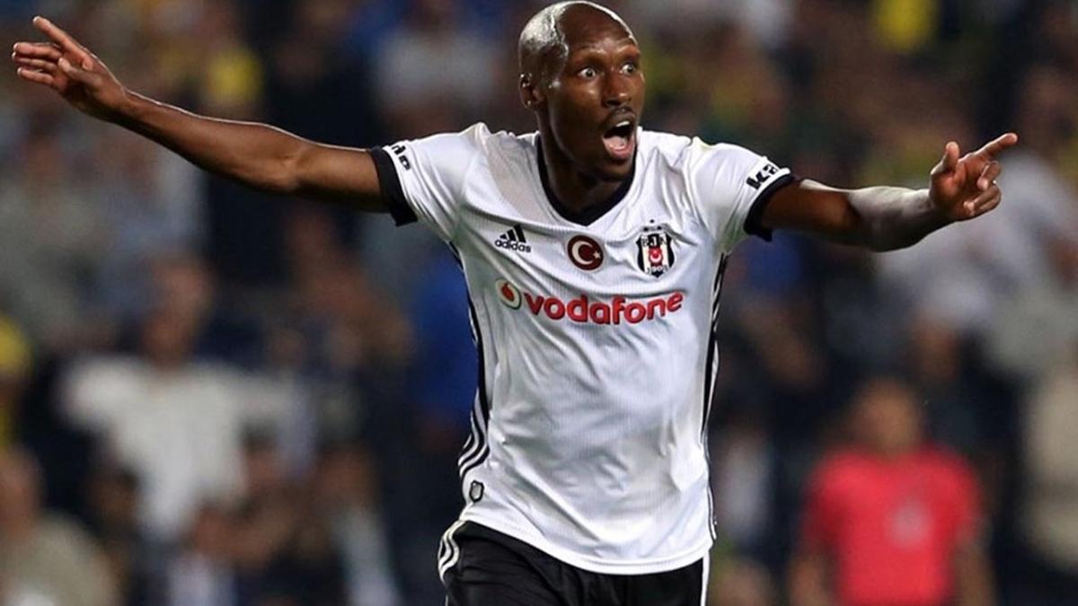 Atiba Hutchinson Beşiktaş'ta 1 yıl daha oynamak istiyor