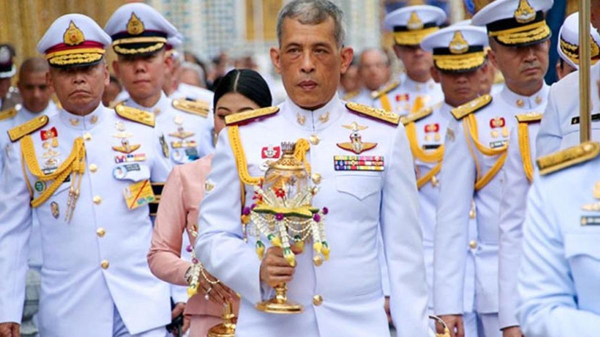 Her hareketi ses getiren Tayland Kral'ndan tepki eken karar