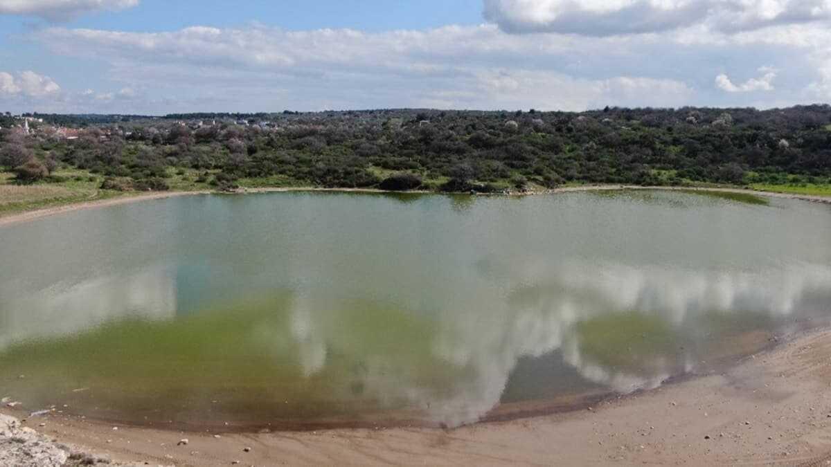 anakkale'de bulunan kalp eklindeki gl iftlerin aknna uruyor