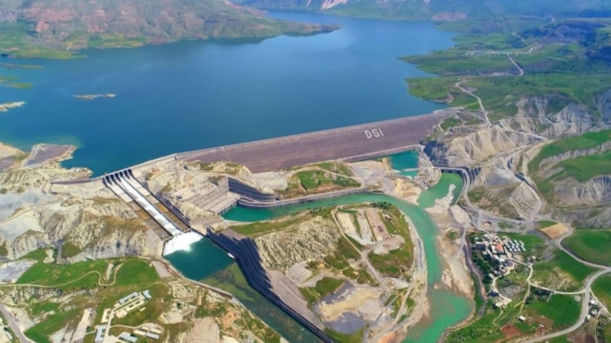 Trkiye'nin en byk elektrik retimi projelerinden Ilsu Baraj'nda dmeye baslyor