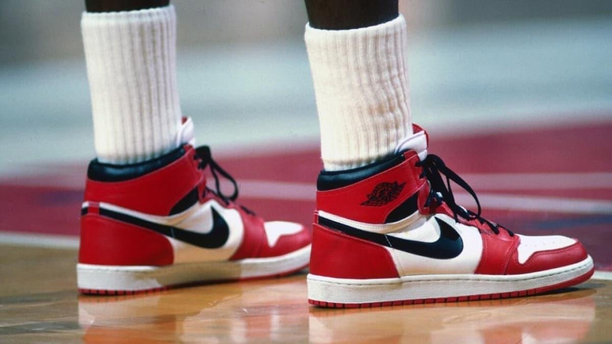 Michael Jordan'n 35 yl nce giydii ayakkab rekor fiyata satld