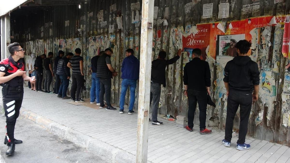 Pes dedirten grnt! Beyolu'nda 13 kii gezerken yakaland