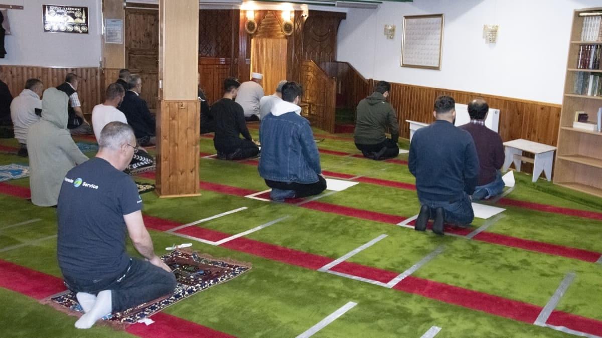 Danimarka'da camiler yeniden ibadete açıldı