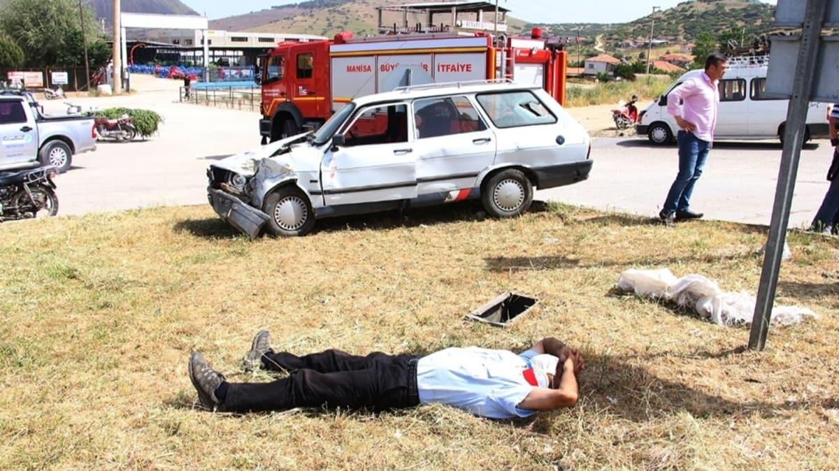 Manisa'da trafik kazas: 4 yaral