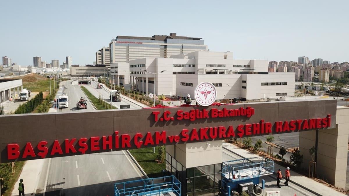 basaksehir cam ve sakura sehir hastanesi nin tabelasi asildi