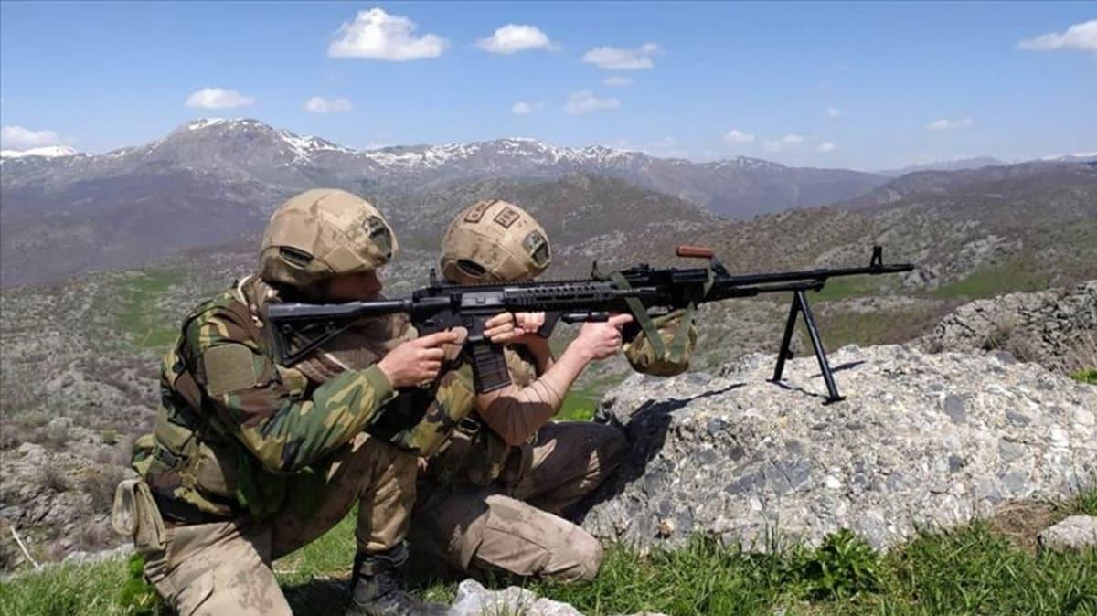 Siirt krsalnda PKK'l terristlere ait silah ve mhimmat ele geirildi