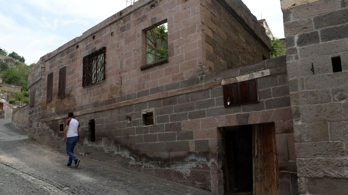 Kayseri'de restore edilen tarihi evin ats kt: 2 yaral