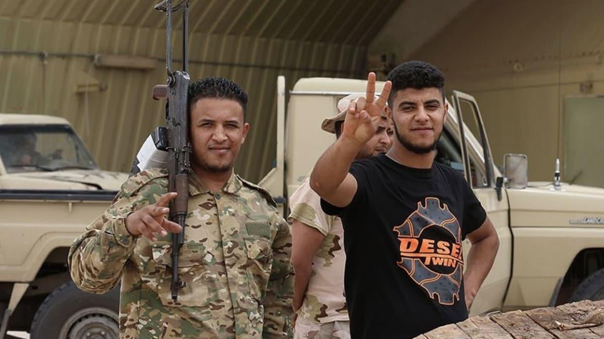 Libya ordusu Hafter milislerini ykp geti: Hamza Askeri Kamp geri alnd