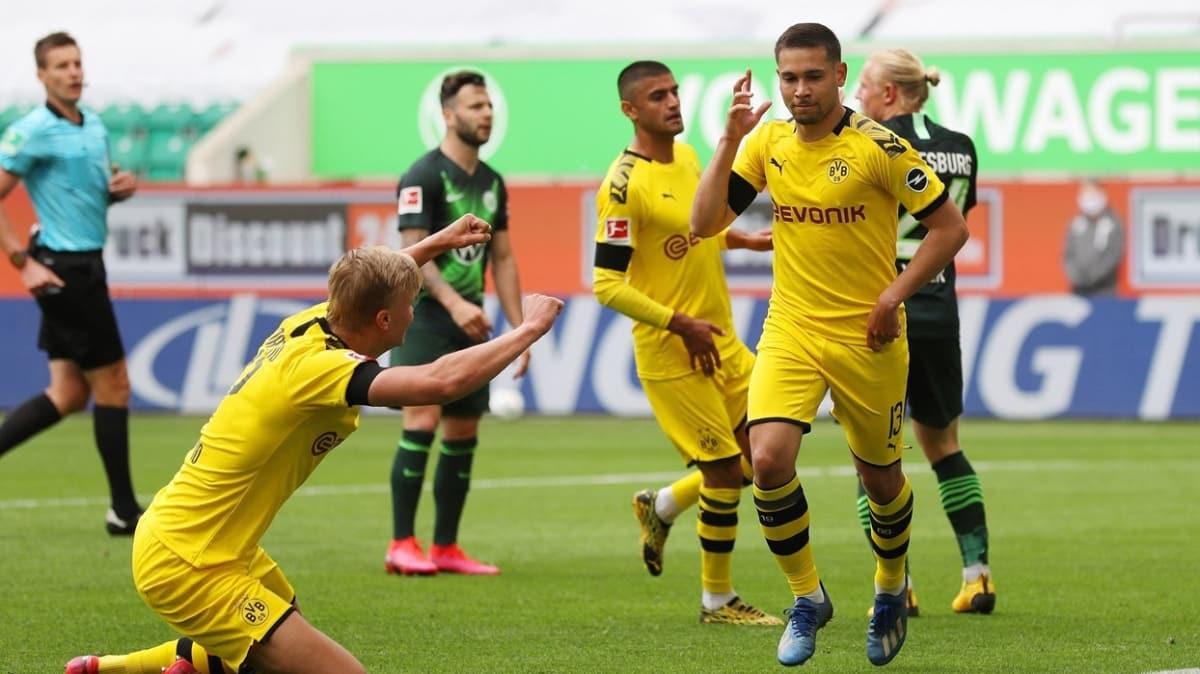 Borussia Dortmund deplasmanda Wolfsburg'u 2-0 malup etti ve zirve yarn srdrd