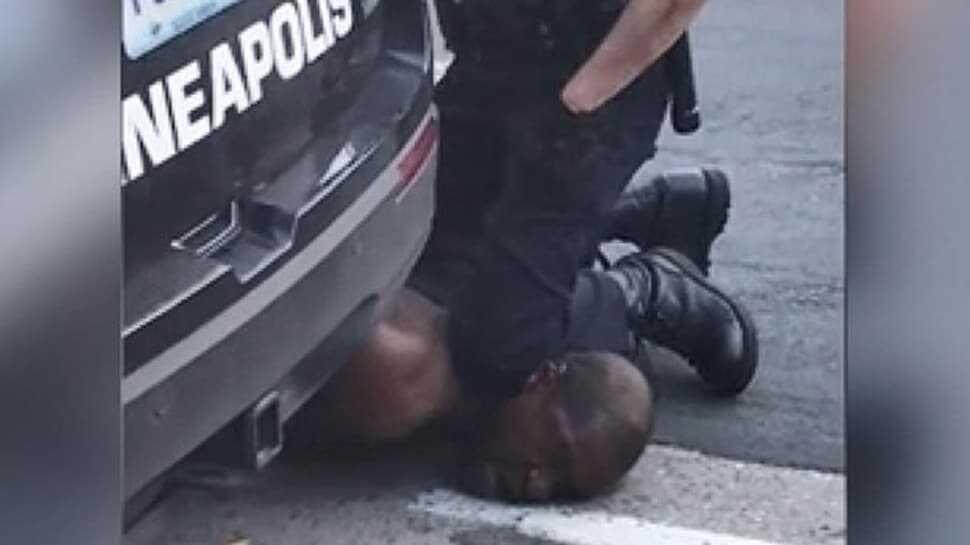 ABD'de dehşet anları... Polis siyahi şüpheliyi boğarak öldürdü