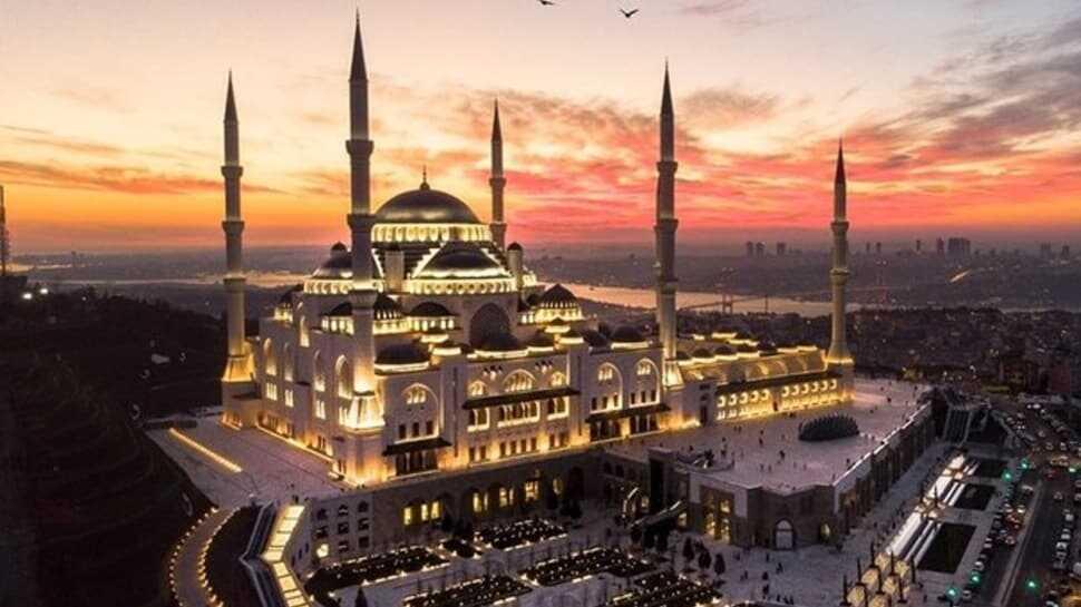 Diyanet İşleri Başkanı'ndan Cuma namazı açıklaması