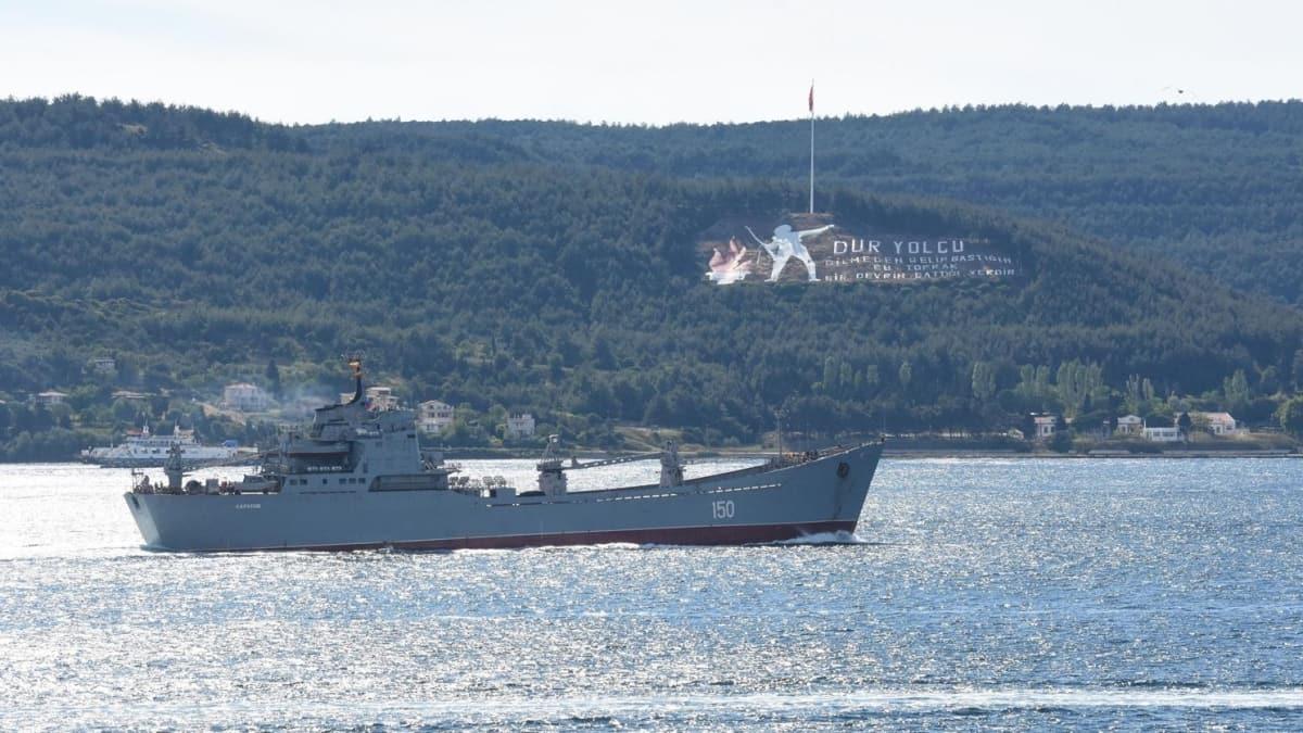 Rus sava gemisi 'Saratov', anakkale Boaz'ndan geti