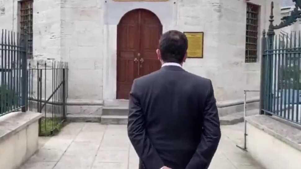 CHP'li İBB Başkanı İmamoğlu'nun ciddiyetsiz türbe ziyareti tepki çekti