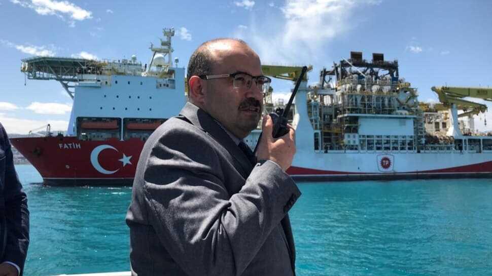 Türkiye'nin ilk yerli sondaj gemisi "Fatih" Trabzon'a geldi