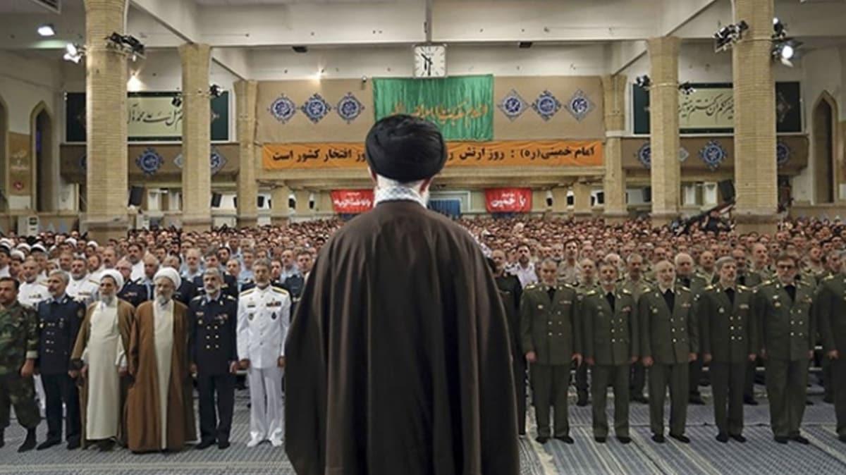 İran Devrim Muhafızları Ordusu'nun ülke ekonomisi ve siyasetindeki etkisi dikkat çekiyor