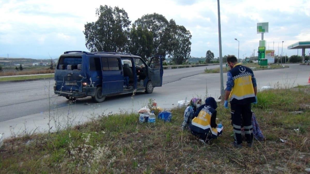 Tarm iilerini tayan minibse otomobil arpt: 5 yaral