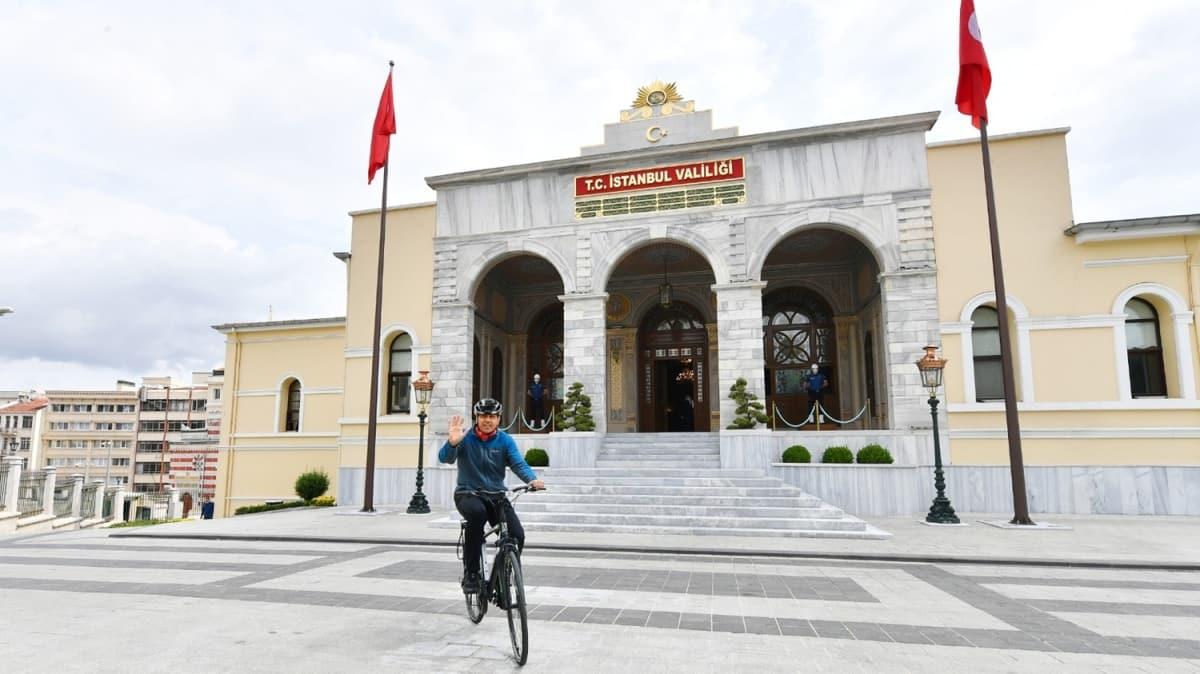 stanbul Valisi Ali Yerlikaya, Dnya Bisiklet Gn'nde, ie bisikletle geldi