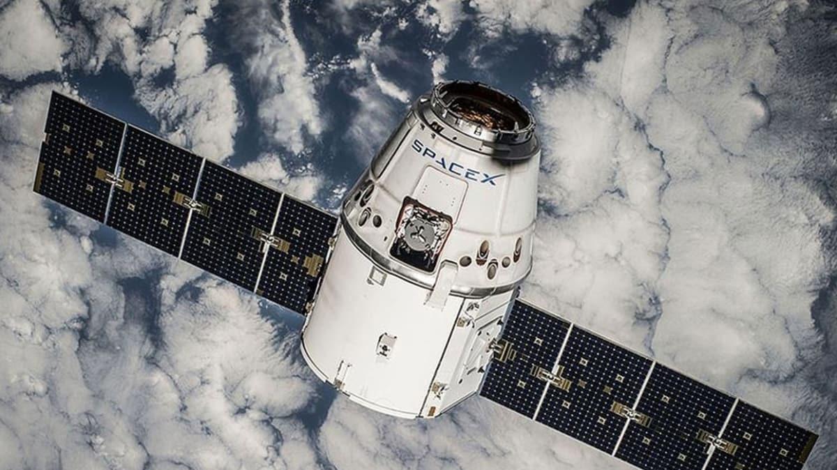 SpaceX ayn Falcon 9 roketiyle 60 internet uydusunu daha uzaya yollad