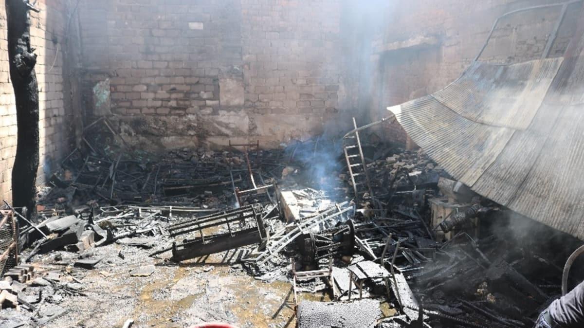 Marangoz atlyesinde yangn kt, bina tahliye edildi