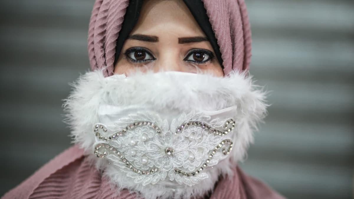 Koronaya zel gelin maskeleri moda oldu!  Gazze'de dnlere zel maske retiliyor