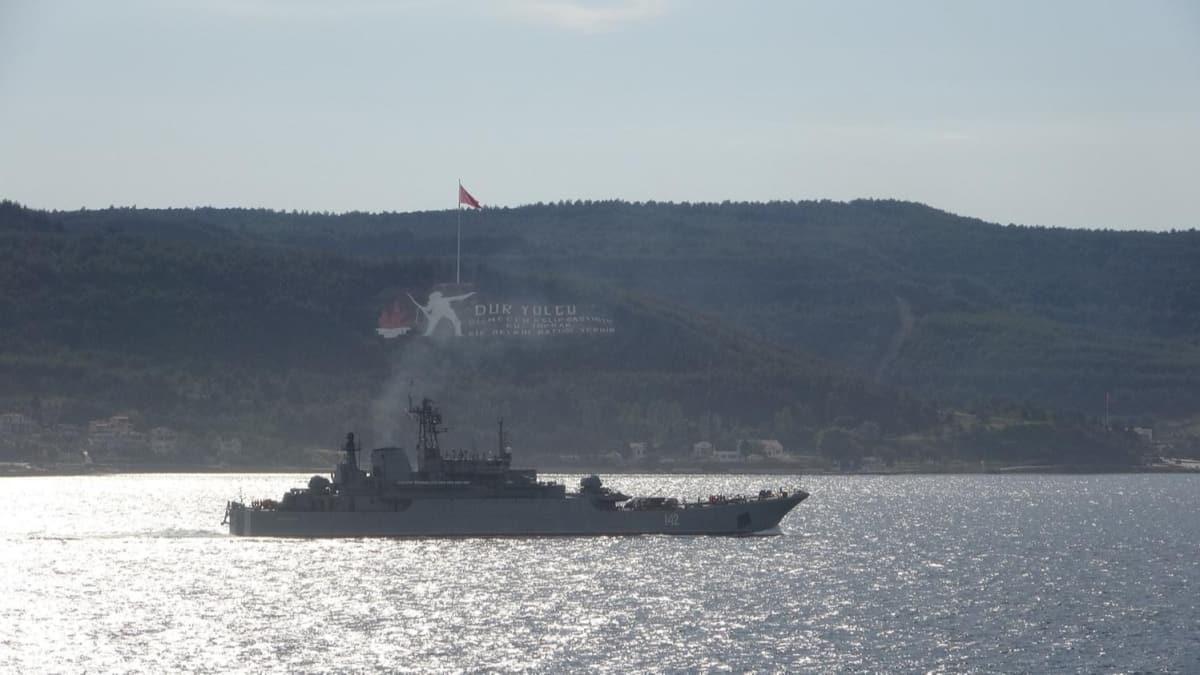 Rus savaş gemisi Novocherkassk, Çanakkale Boğazı'ndan geçti