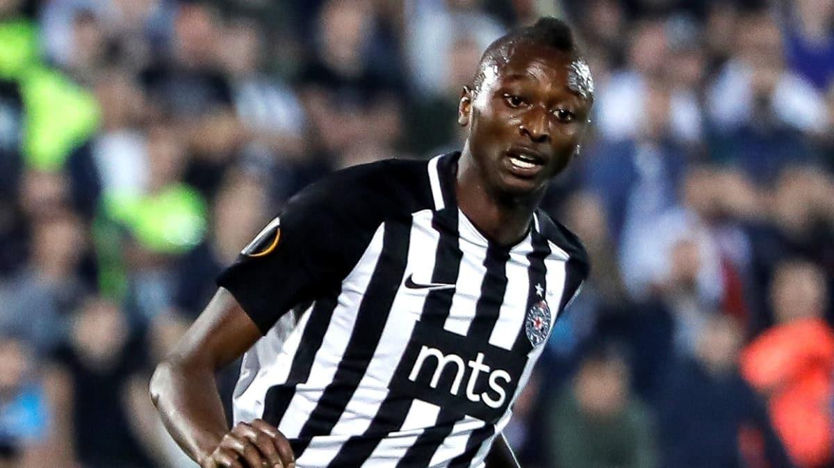 Beikta'n gndemindeki Umar Sadiq iin Fenerbahe de devreye girdi