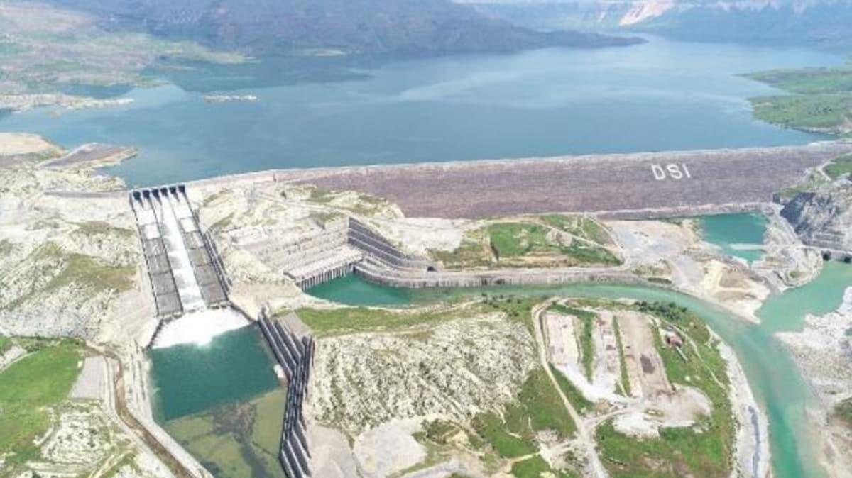 Ekonomiye 2,8 milyar lira katk salayacak Veysel Erolu Baraj elektrik retmeye balad