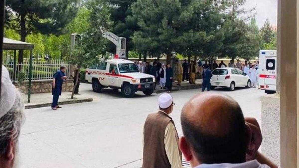 Afganistan'da bir camide patlaycnn infilak ettirilmesi sonucu 4 kii hayatn kaybetti