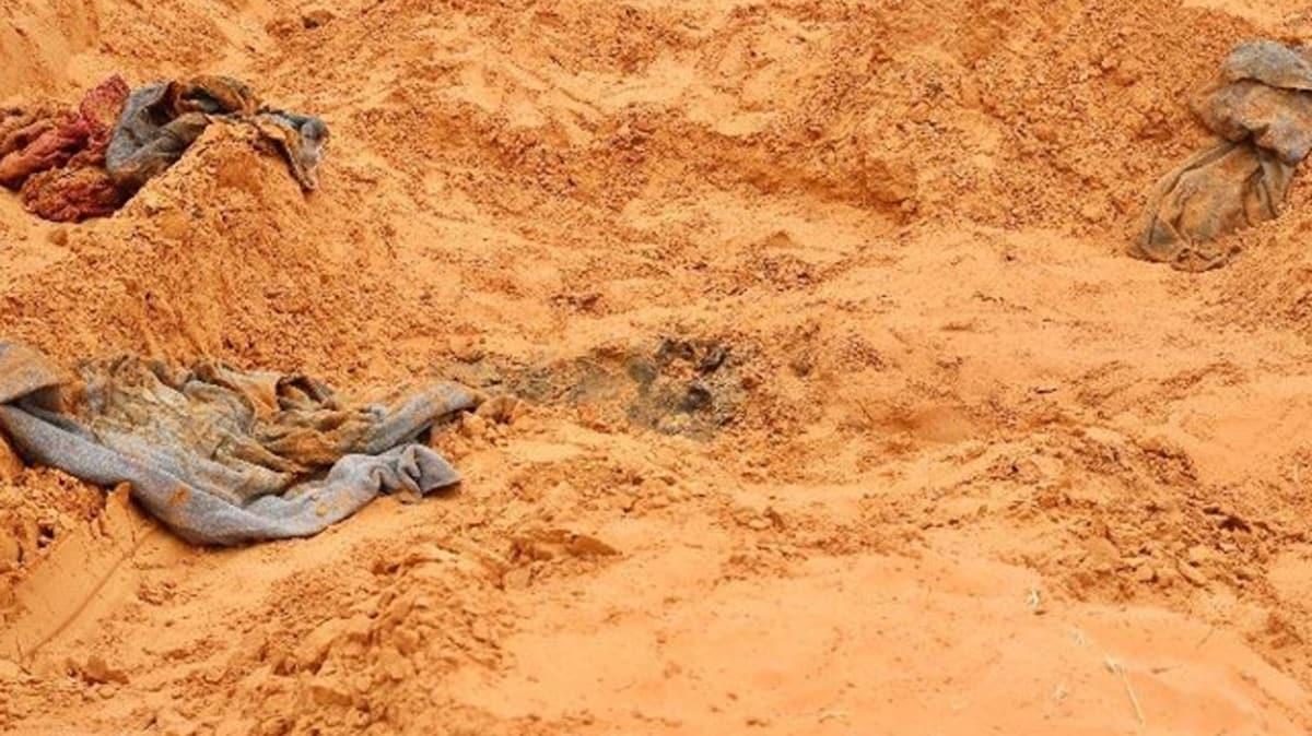 Libya'da darbeci Hafter milislerinden kurtarlan Terhune'de toplu mezarlar ortaya kyor