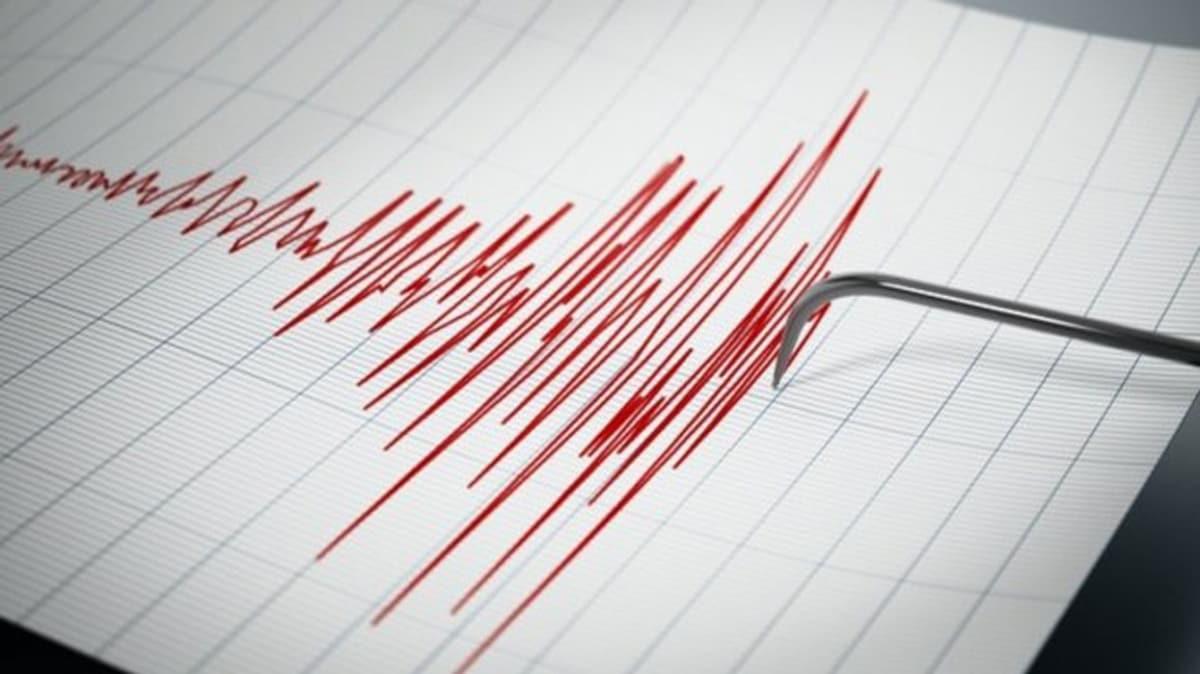 Bingöl depremi kaç şiddetinde" Bingöl'de deprem mi oldu" 