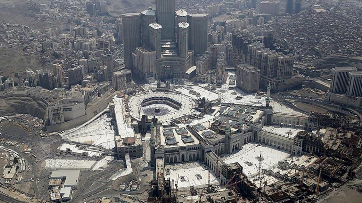 Mekke'de camiler 21 Haziran'da yeniden ibadete açılıyor