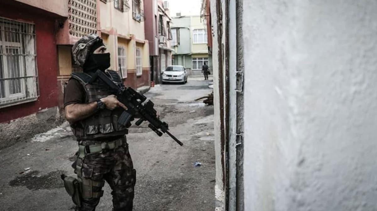 Tatvan'da terr rgt PKK'ya operasyon! 15 kyde sokaa kma yasa
