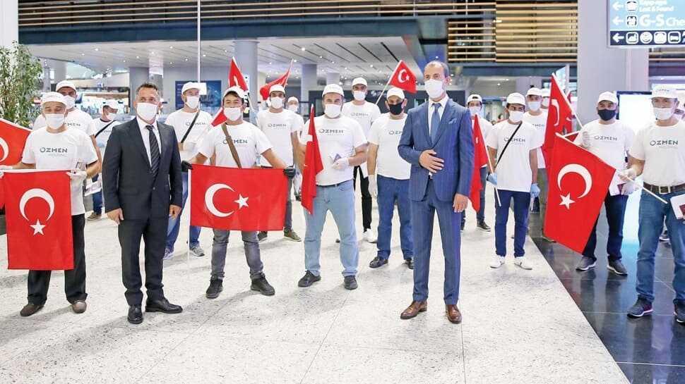 Türk işçiler, özel uçakla Malta'ya gitti