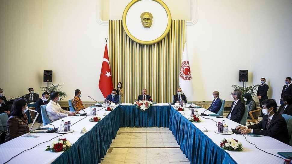 TBMM Başkanı Şentop'tan koronavirüs mesajı: Tüm insanları düşünen bir anlayışın öne çıkması gerektiğini gösterdi
