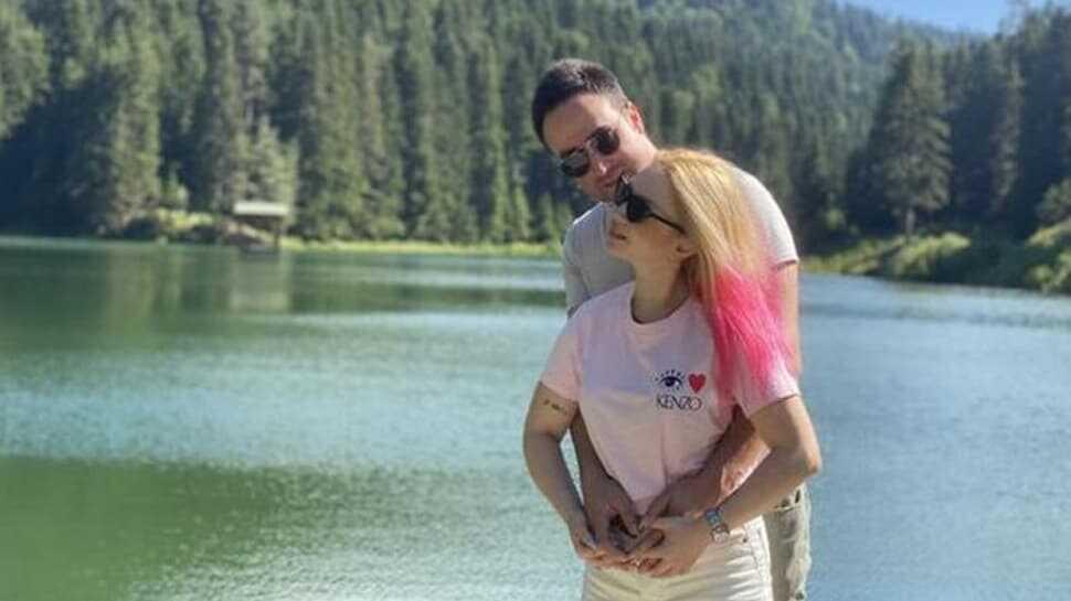 Ece Seçkin'den nişanlısına romantik kutlama