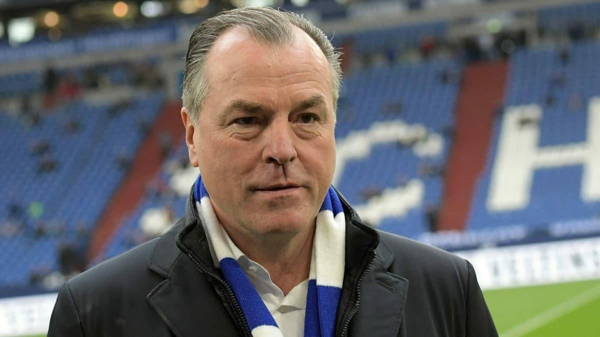 Schalke 04 Bakan Clemens Tnnies grevinden istifa etti