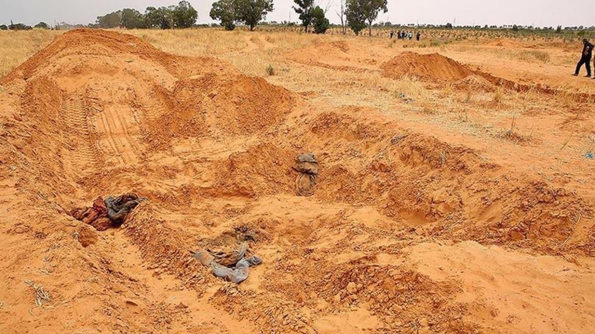 Libya'da toplu mezarlardan 23 gnde 208 ceset karld