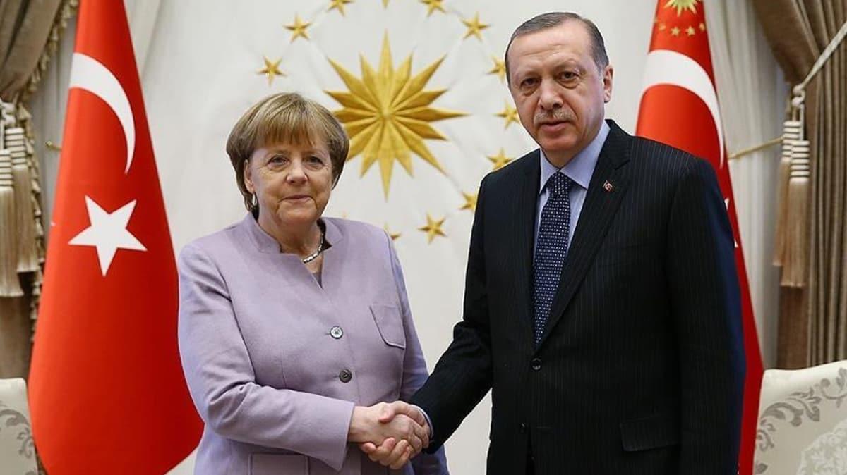 Bakan Erdoan, Almanya Babakan Merkel ile telefonda grt
