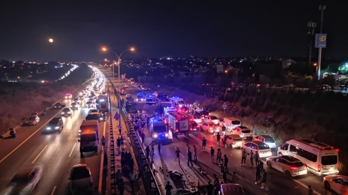 Kocaeli'de yolcu otobüsü devrildi: 1 ölü, 17 yaralı