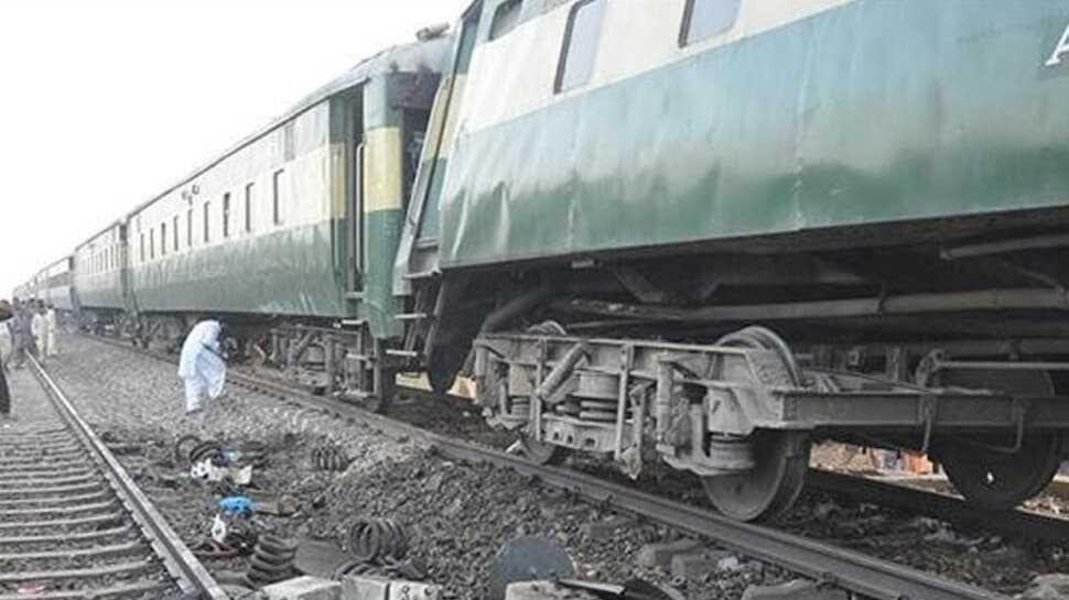 Çekya'da yolcu trenleri çarpıştı: Ölü ve yaralılar var