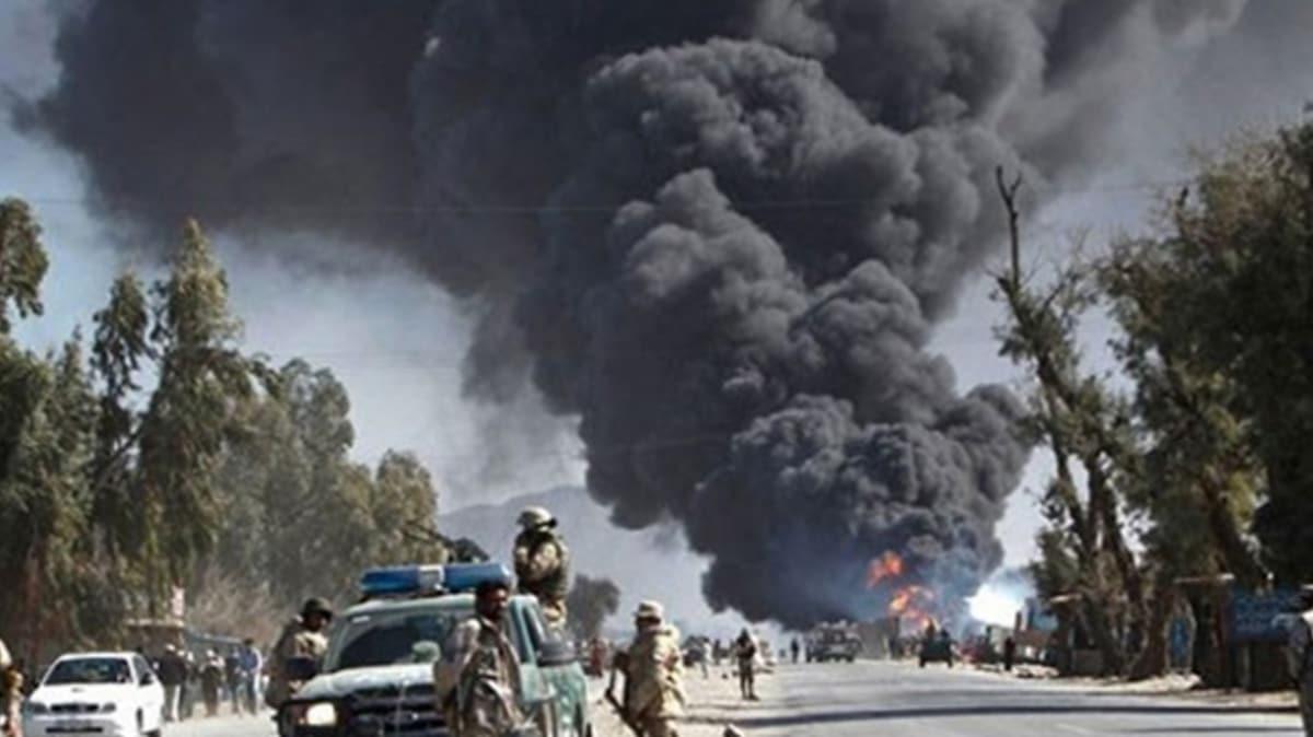 Afganistan'da emniyet mdrl binasna bomba ykl arala saldr: 3 l