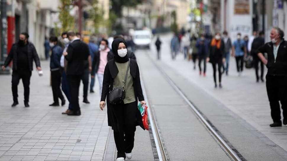 Bilim Kurulu üyesi böyle tepki gösterdi: Aşı bulundu haberleri gevşemeye yol açıyor